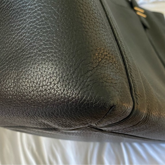 Classic Black Leather Kate Spade Tote Bag - Picture 9 of 14